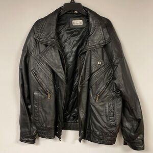 Vintage Men's CITY STREETS black motorcycle jacket, outside is 100% leather, M